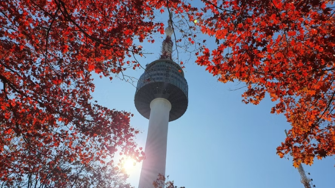 Bagi pecinta k-pop dan k-drama, pasti Anda tertarik buat berkunjung ke Korea Selatan, ‘kan? Berikut rekomendasi wisata Korea Selatan yang bisa Anda kunjungi!